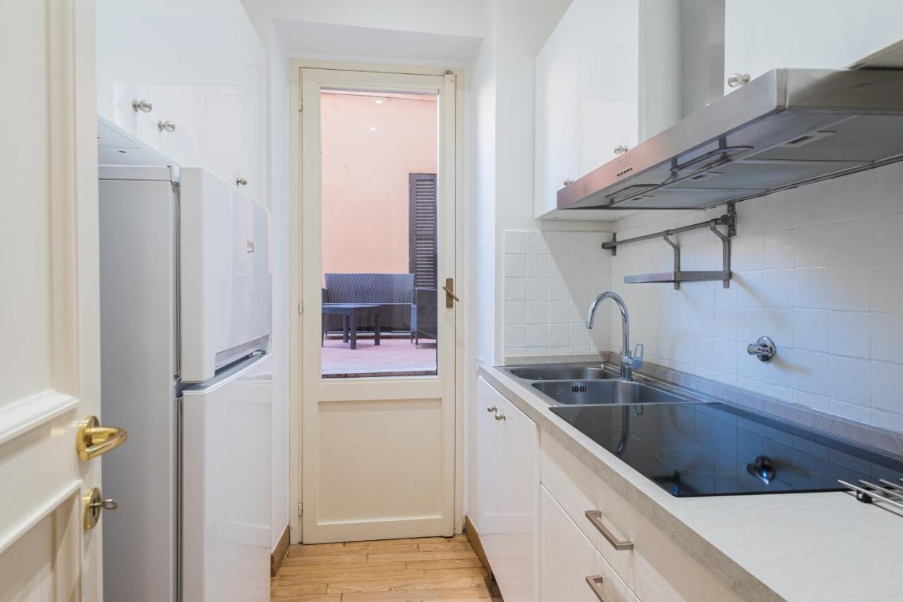 Lupa Luxury Apartment Рим Екстериор снимка